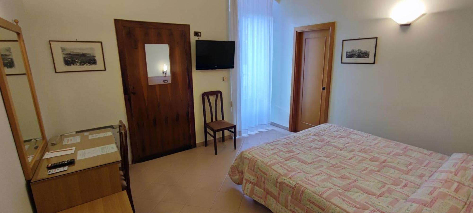 Hotel Castello Мезанье Экстерьер фото