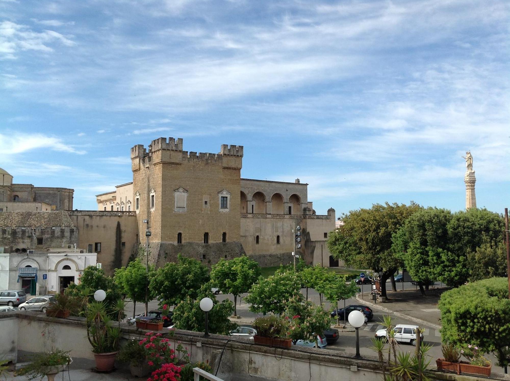 Hotel Castello Мезанье Экстерьер фото