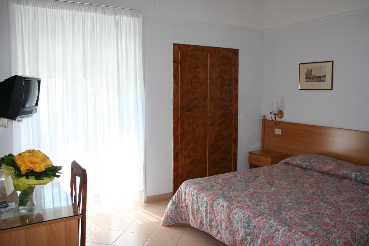 Hotel Castello Мезанье Номер фото