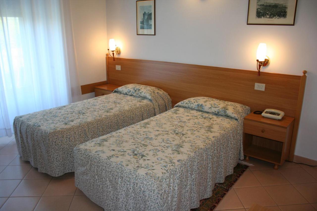 Hotel Castello Мезанье Номер фото