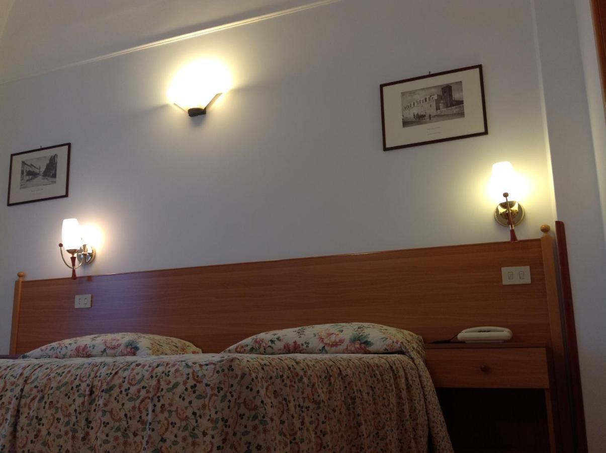 Hotel Castello Мезанье Номер фото