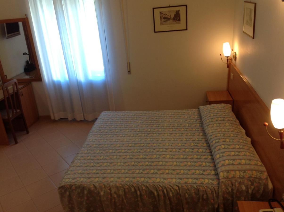 Hotel Castello Мезанье Номер фото