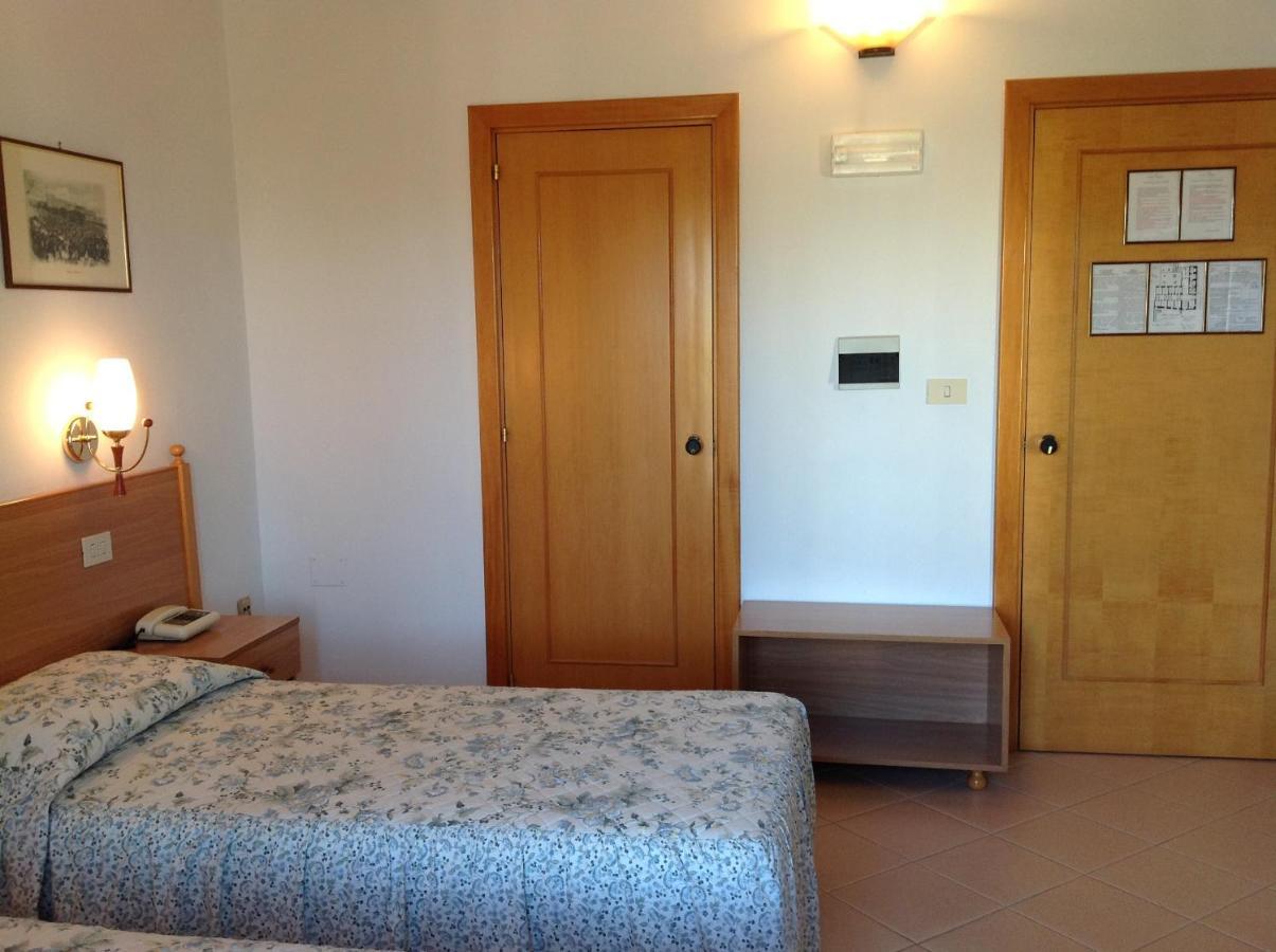 Hotel Castello Мезанье Номер фото